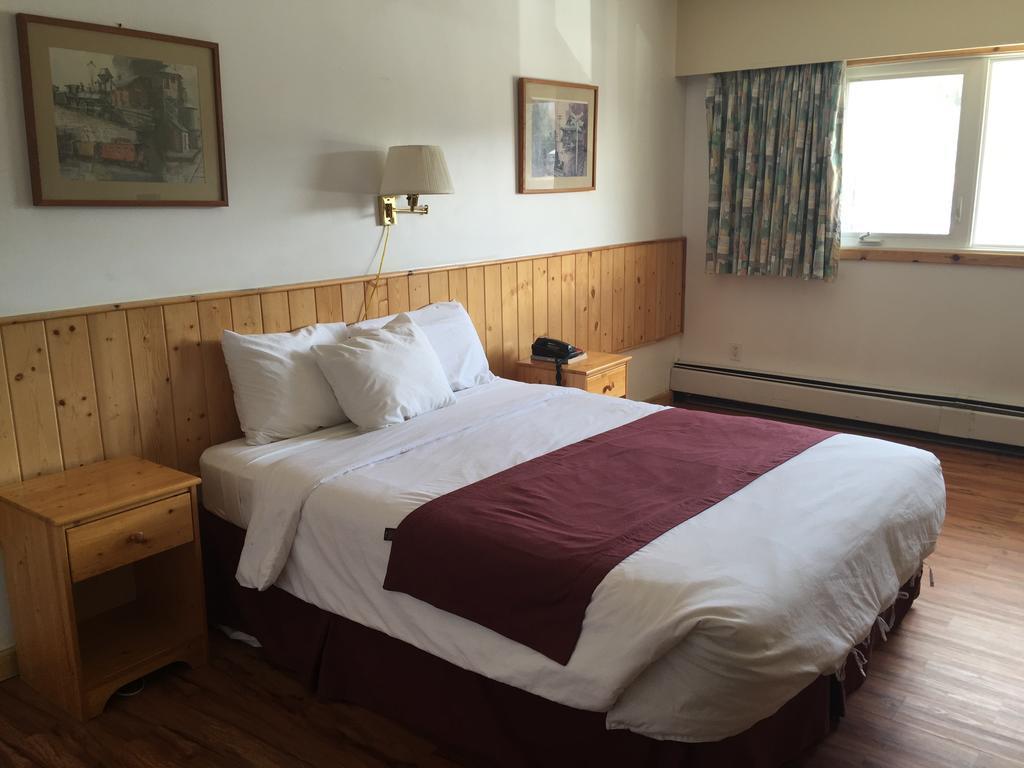 Canadas Best Value Inn- Riverview Hotel Whitehorse Eksteriør billede
