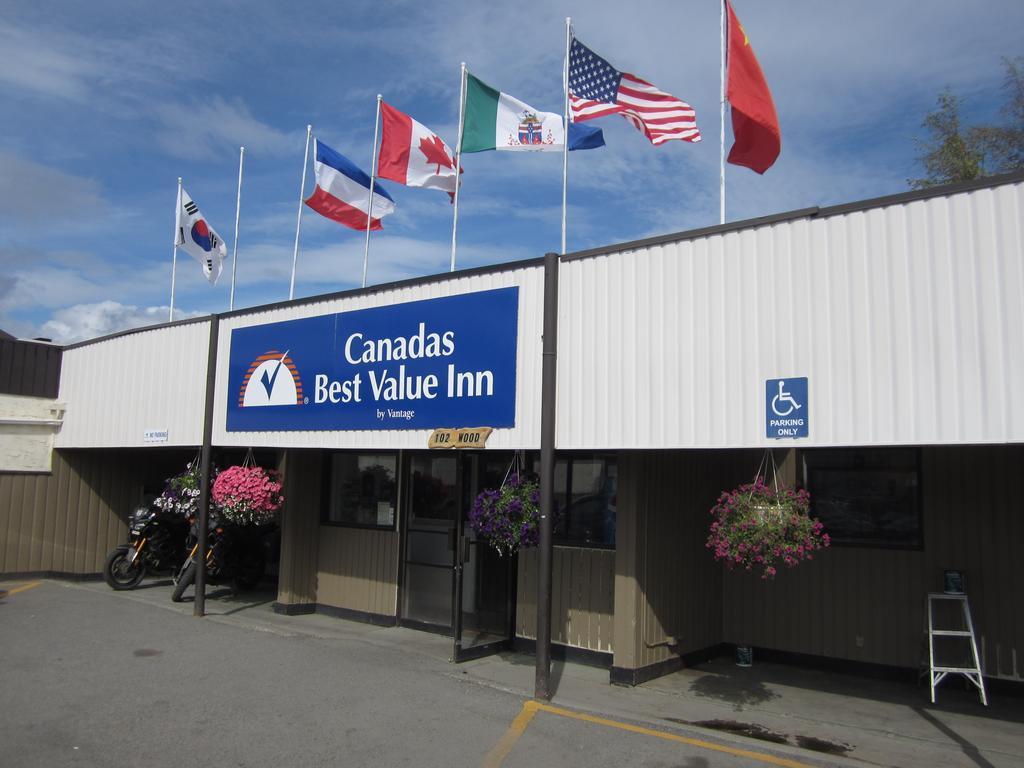 Canadas Best Value Inn- Riverview Hotel Whitehorse Eksteriør billede