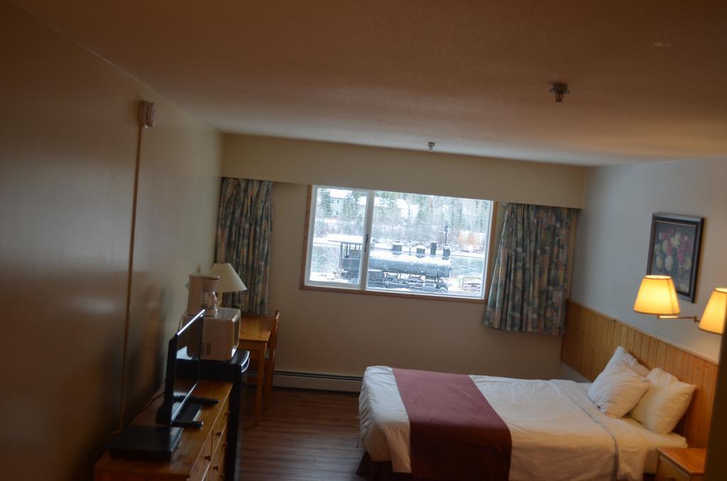Canadas Best Value Inn- Riverview Hotel Whitehorse Eksteriør billede