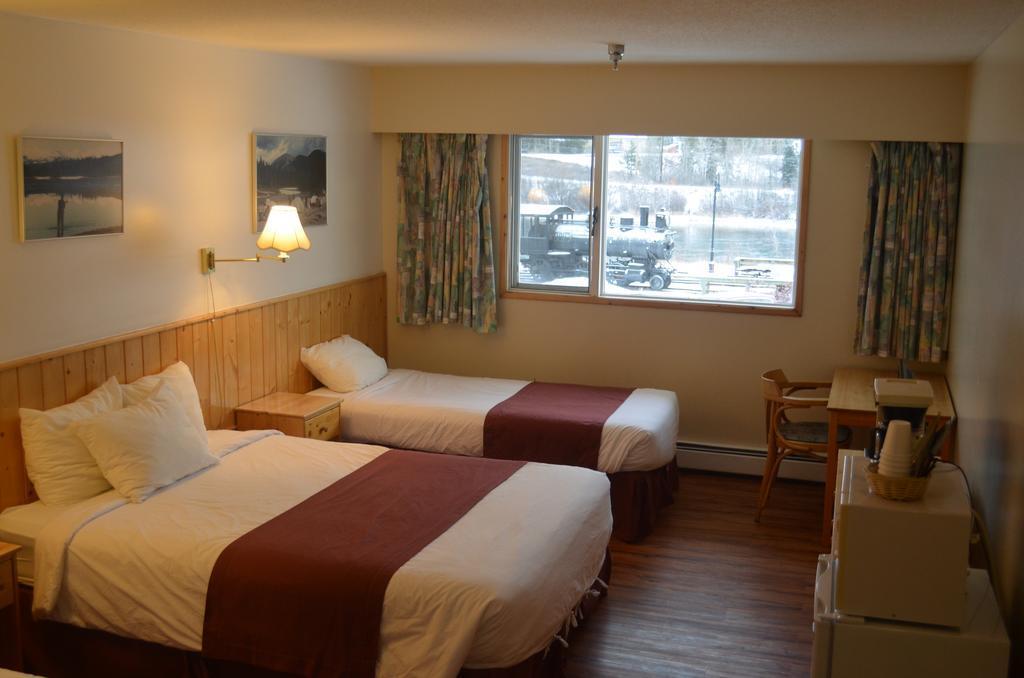 Canadas Best Value Inn- Riverview Hotel Whitehorse Eksteriør billede