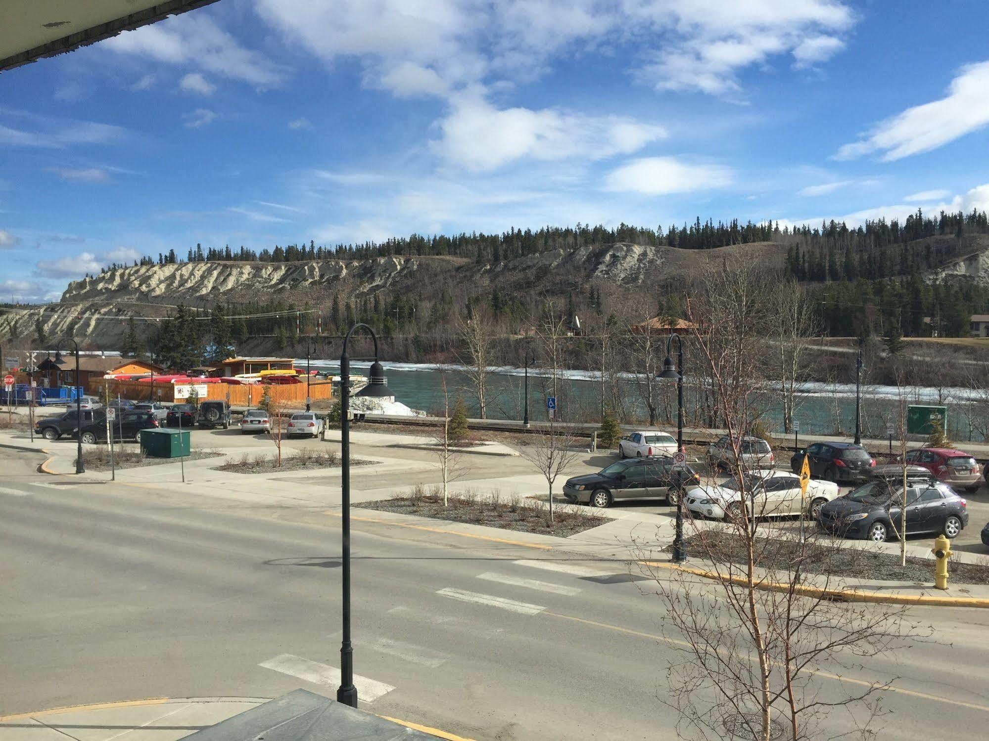 Canadas Best Value Inn- Riverview Hotel Whitehorse Eksteriør billede