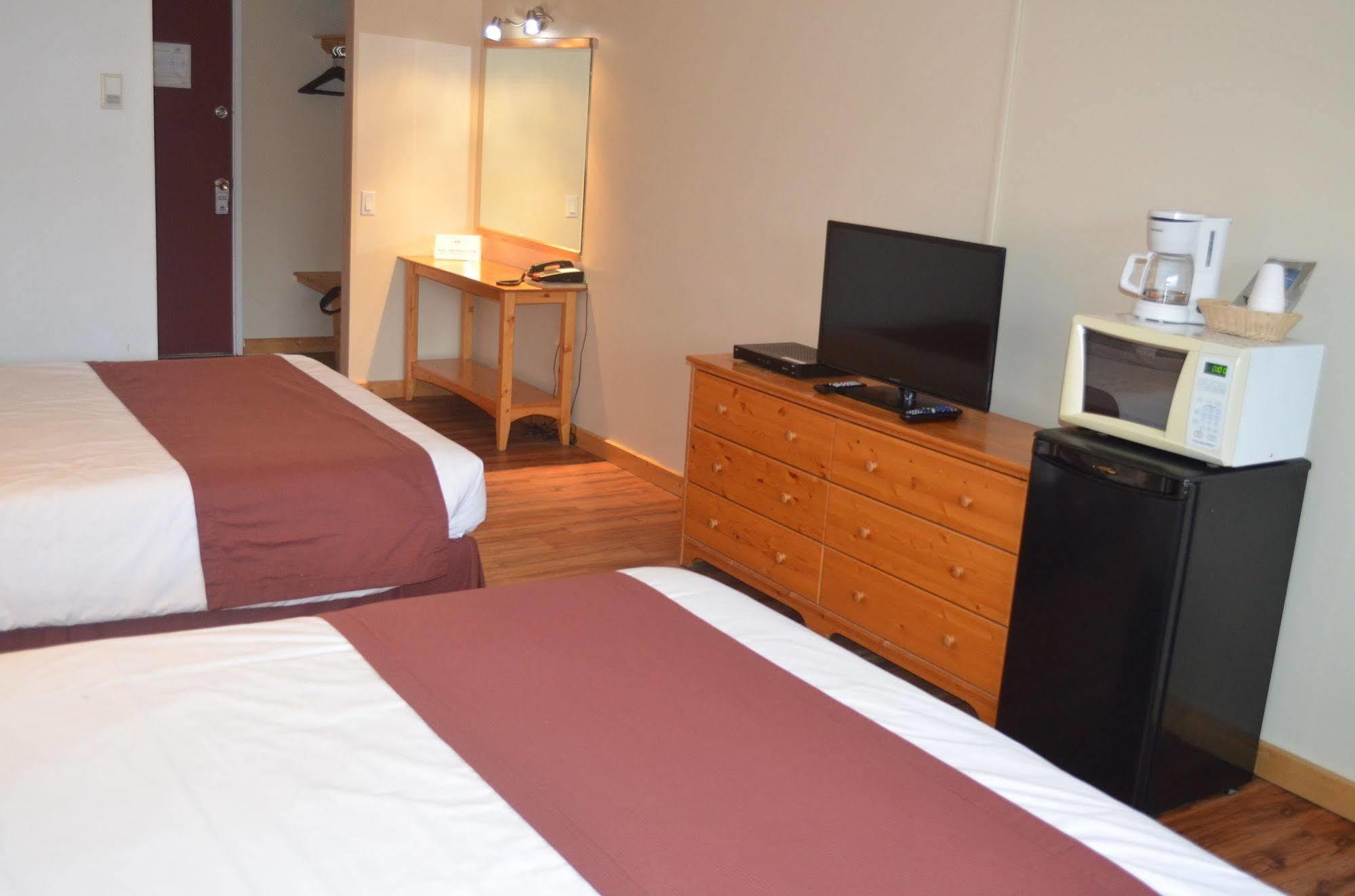 Canadas Best Value Inn- Riverview Hotel Whitehorse Eksteriør billede